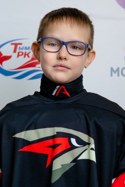 Ушаков  Артемий  Владимирович